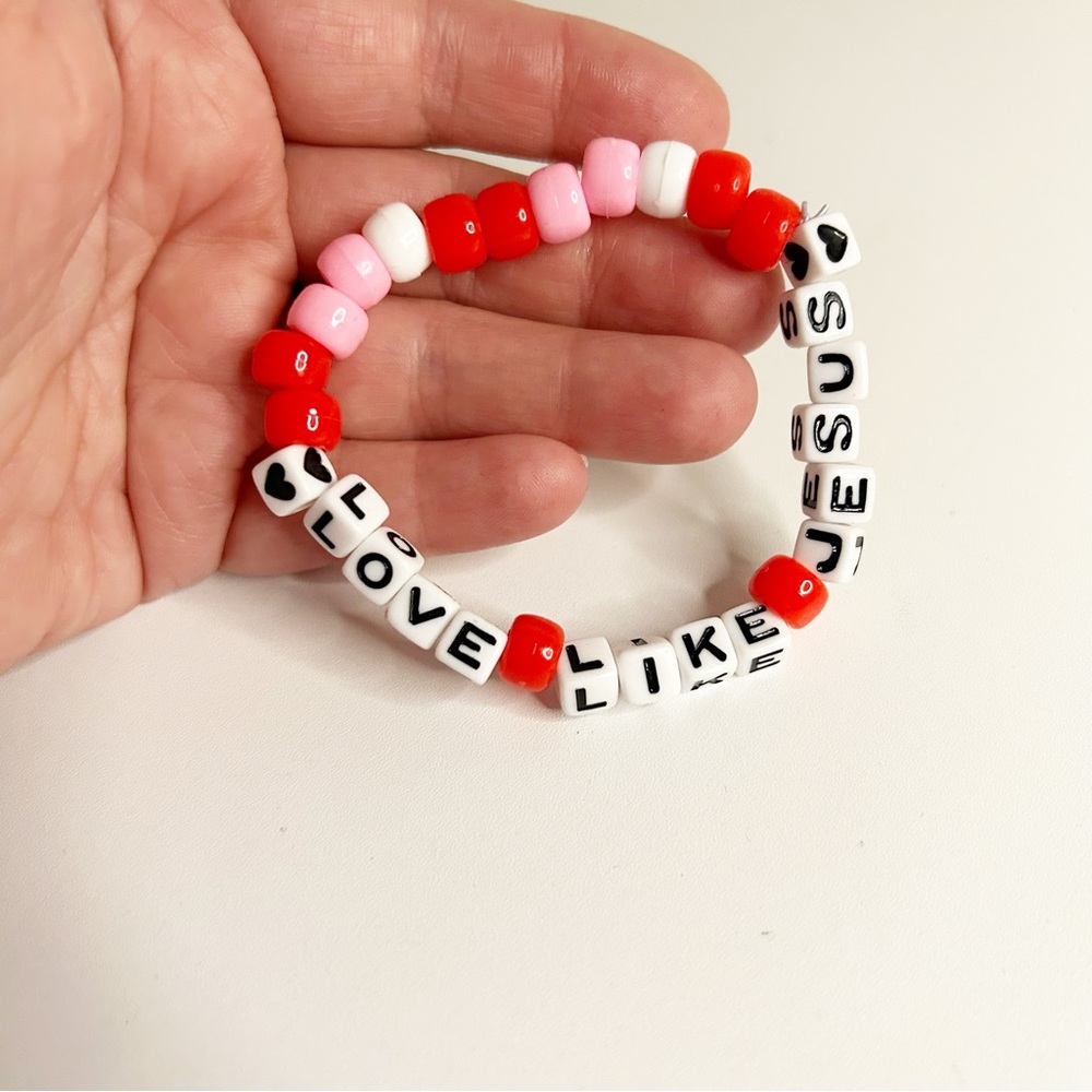 Handmade bracelet with Love Like Jesus saying